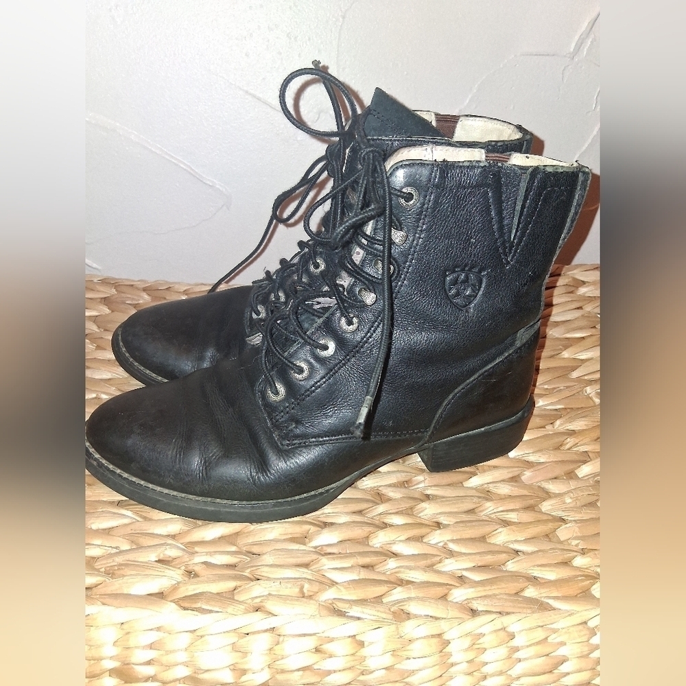 Ariat Vintage Black Leather Lace-Up Ankle Riding Boots 7